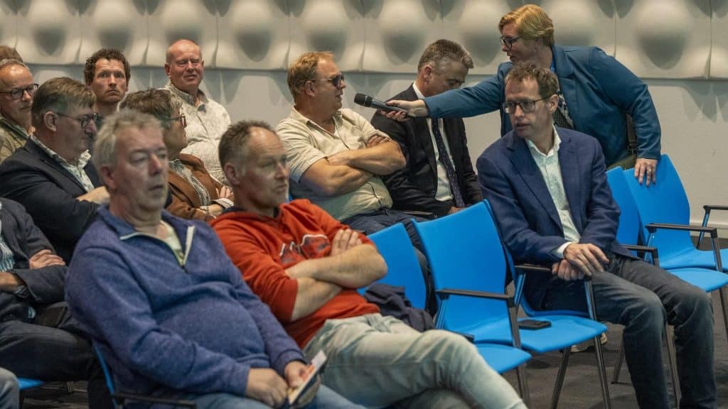 Bezoekers geven hun mening.